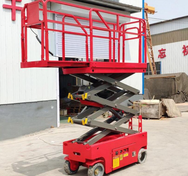勃利移动剪叉式升降机