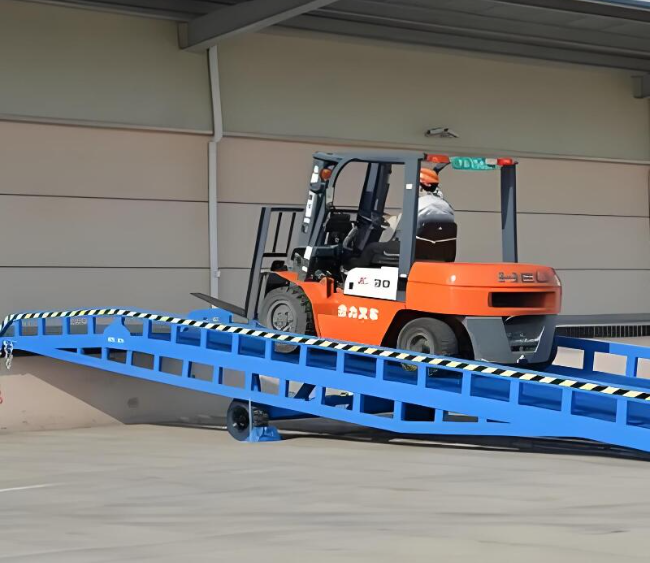 勃利移动式卸货平台（叉车用）